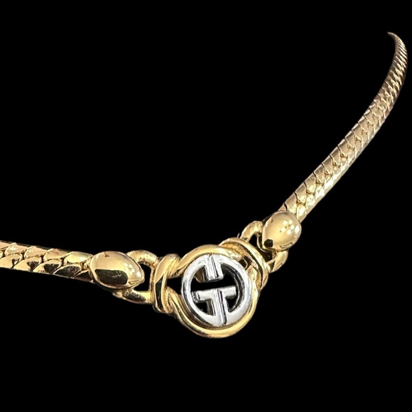 ❌SOLD❌ 💎 GIVENCHY GG Logo Necklace - Picture 4 of 9